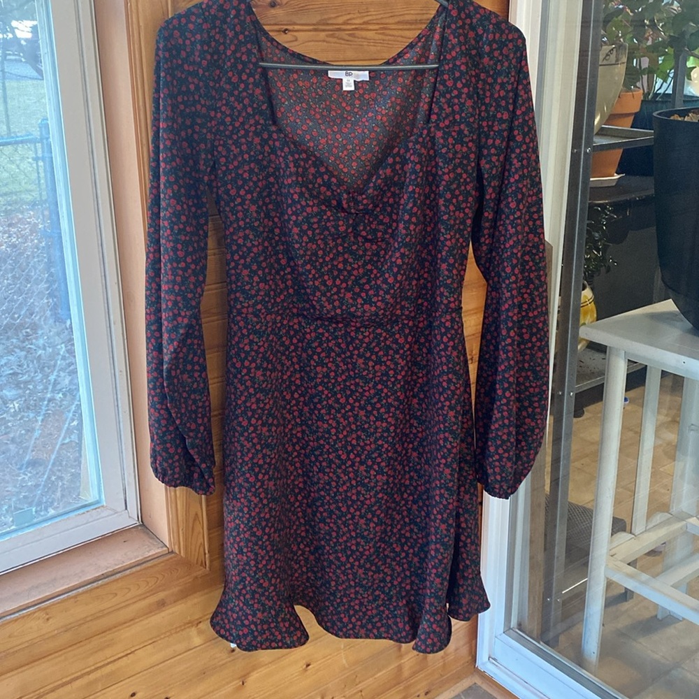 BP DRESS - Picture 2 of 9